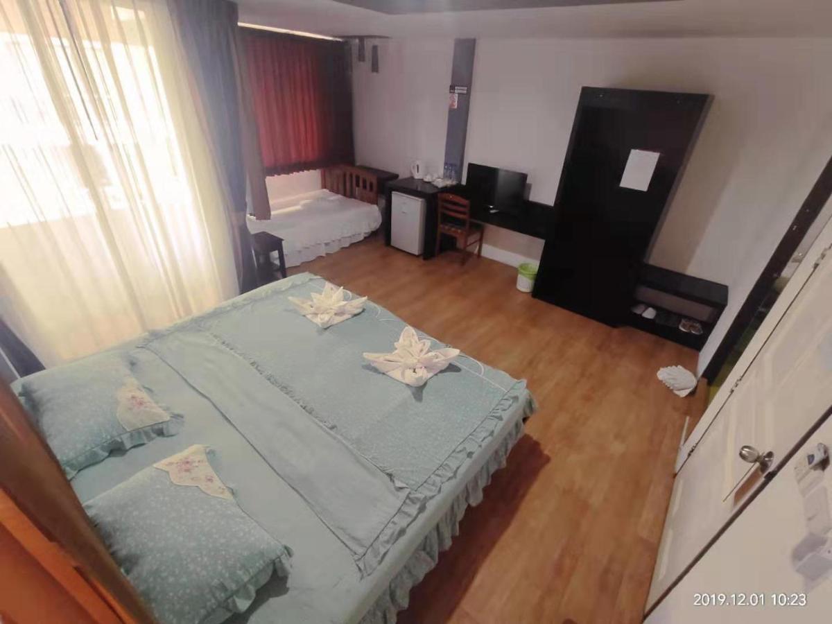 Wechat Inn Patong Exteriör bild